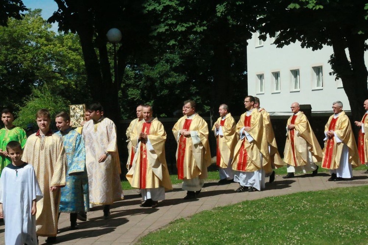 Służba liturgiczna u Matki Bożej