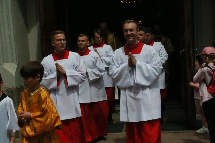 Służba liturgiczna u Matki Bożej