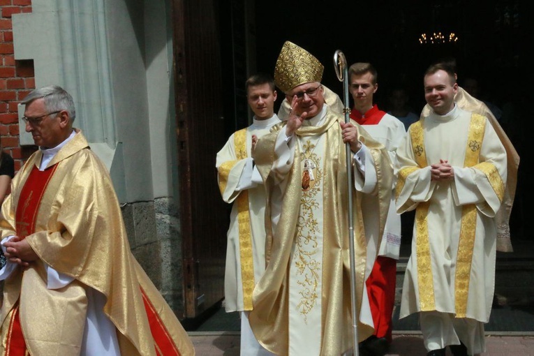 Służba liturgiczna u Matki Bożej