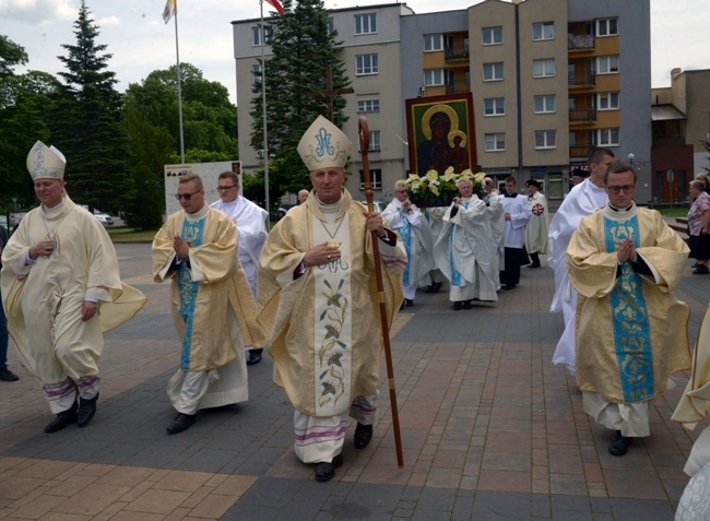 Msze św. z okazji 50. rocznicy rozpoczęcia peregrynacji kopii Cudownego Obrazu Jasnogórskiego