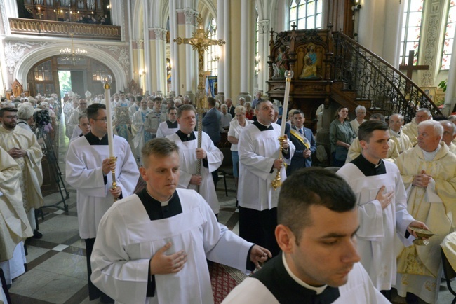 Msze św. z okazji 50. rocznicy rozpoczęcia peregrynacji kopii Cudownego Obrazu Jasnogórskiego