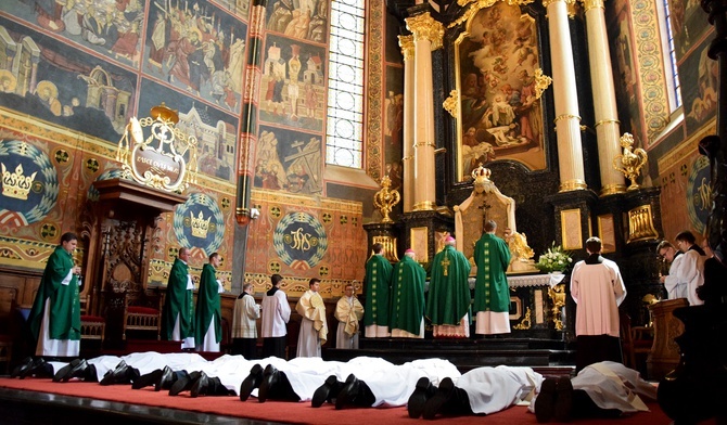 Święcenia kapłańskie w sandomierskiej katedrze.