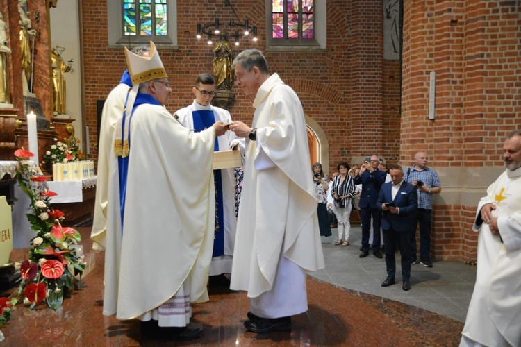 Jubileuszowa pielgrzymka dekanalna w odpust Matki Bożej Opolskiej