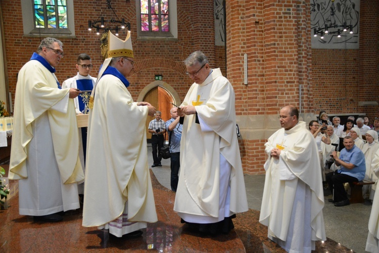 Jubileuszowa pielgrzymka dekanalna w odpust Matki Bożej Opolskiej