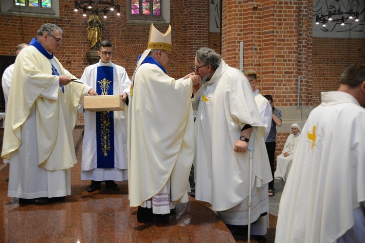 Jubileuszowa pielgrzymka dekanalna w odpust Matki Bożej Opolskiej