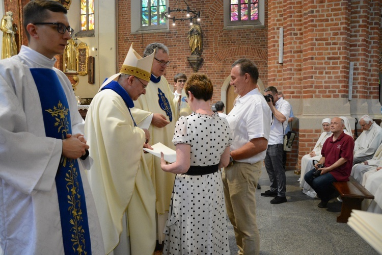 Jubileuszowa pielgrzymka dekanalna w odpust Matki Bożej Opolskiej