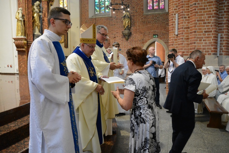 Jubileuszowa pielgrzymka dekanalna w odpust Matki Bożej Opolskiej