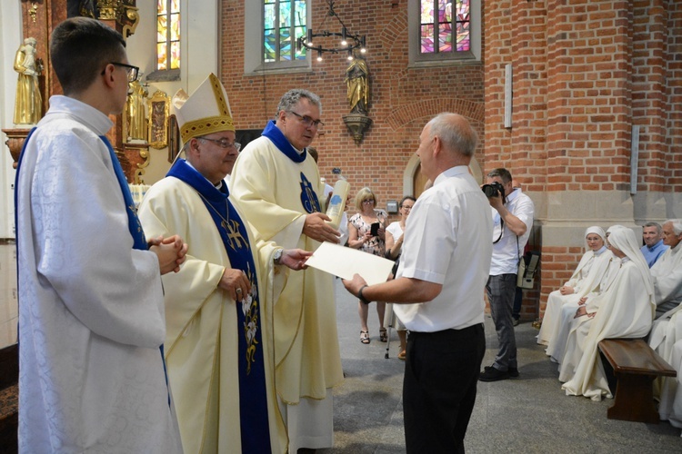 Jubileuszowa pielgrzymka dekanalna w odpust Matki Bożej Opolskiej