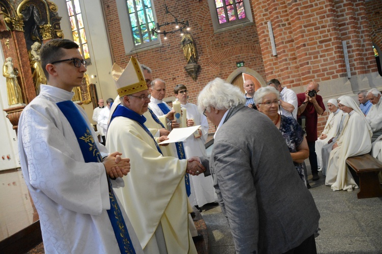 Jubileuszowa pielgrzymka dekanalna w odpust Matki Bożej Opolskiej