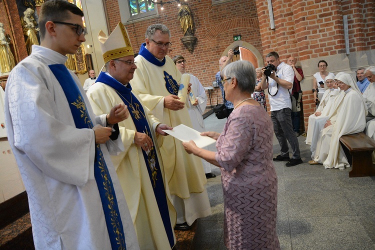 Jubileuszowa pielgrzymka dekanalna w odpust Matki Bożej Opolskiej