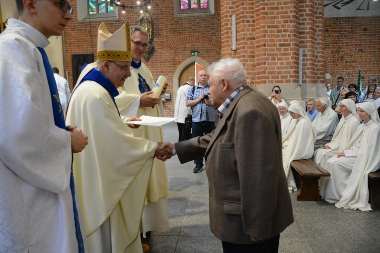 Jubileuszowa pielgrzymka dekanalna w odpust Matki Bożej Opolskiej