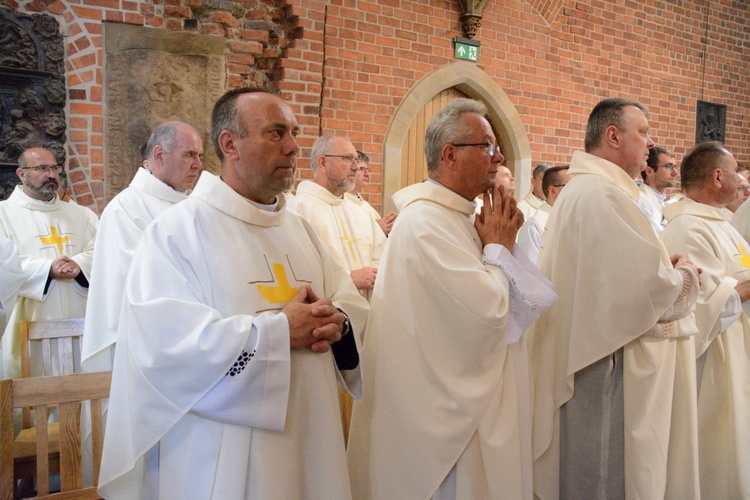 Jubileuszowa pielgrzymka dekanalna w odpust Matki Bożej Opolskiej