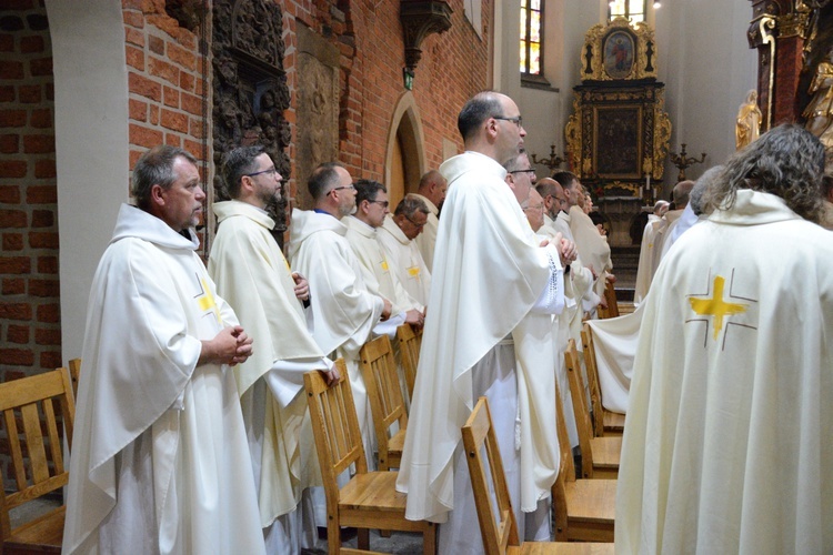 Jubileuszowa pielgrzymka dekanalna w odpust Matki Bożej Opolskiej