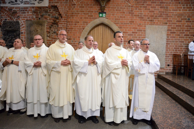 Jubileuszowa pielgrzymka dekanalna w odpust Matki Bożej Opolskiej