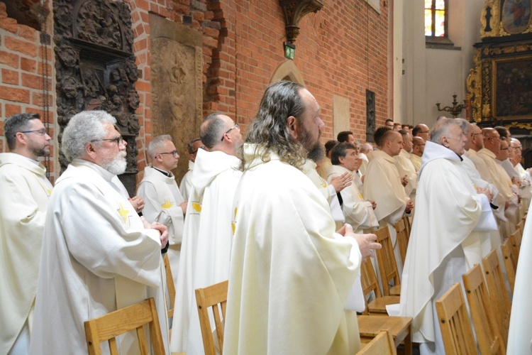 Jubileuszowa pielgrzymka dekanalna w odpust Matki Bożej Opolskiej