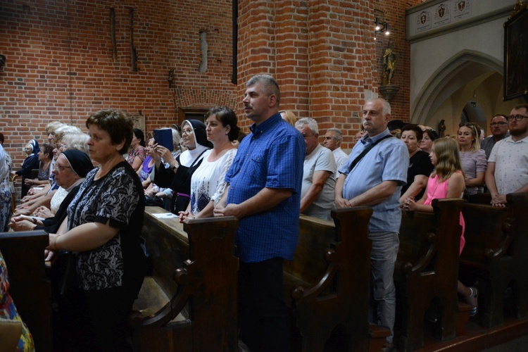 Jubileuszowa pielgrzymka dekanalna w odpust Matki Bożej Opolskiej