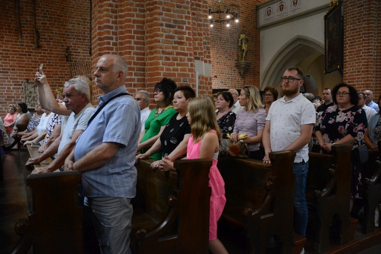 Jubileuszowa pielgrzymka dekanalna w odpust Matki Bożej Opolskiej