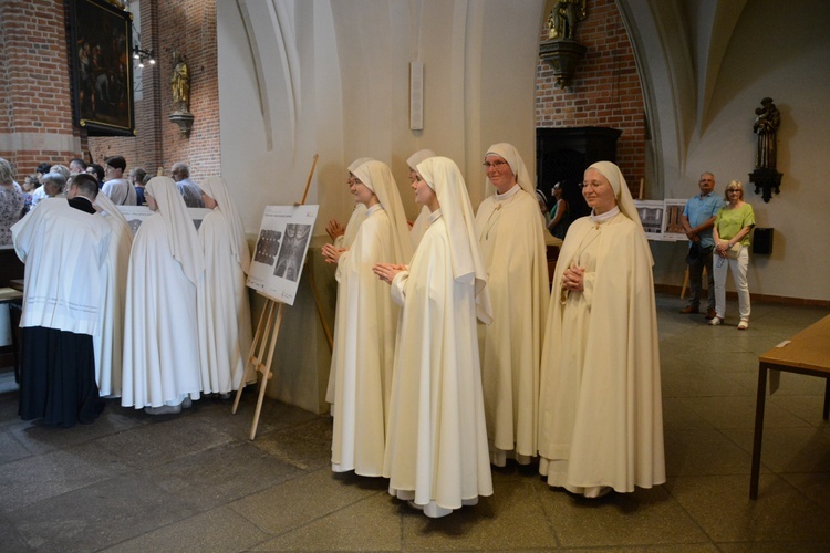 Jubileuszowa pielgrzymka dekanalna w odpust Matki Bożej Opolskiej