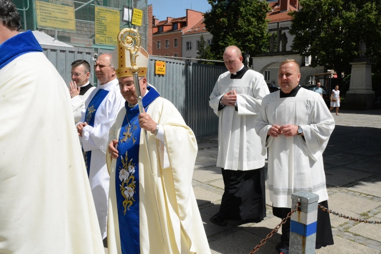 Jubileuszowa pielgrzymka dekanalna w odpust Matki Bożej Opolskiej