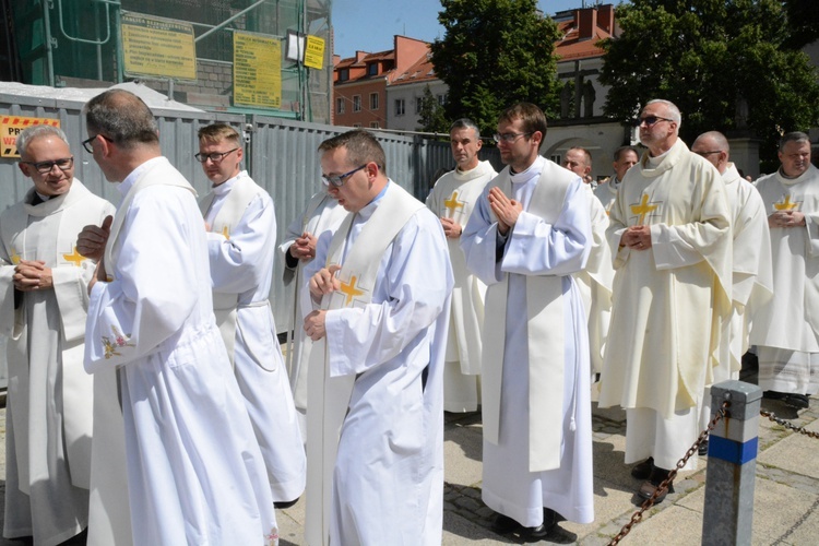 Jubileuszowa pielgrzymka dekanalna w odpust Matki Bożej Opolskiej