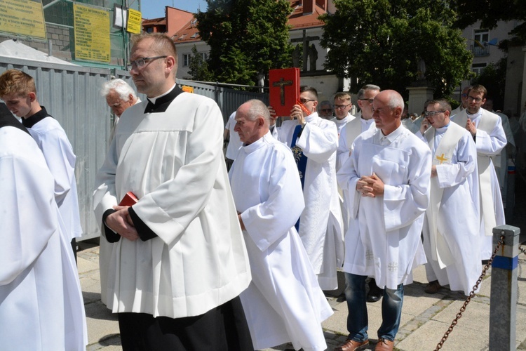 Jubileuszowa pielgrzymka dekanalna w odpust Matki Bożej Opolskiej