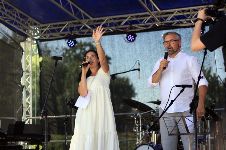 Koncert uwielbienia na przystani "Szkwał" w Kędzierzynie-Koźlu