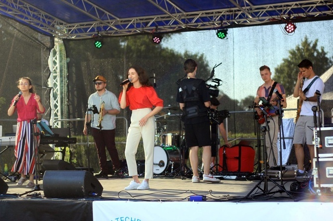 Koncert uwielbienia na przystani "Szkwał" w Kędzierzynie-Koźlu