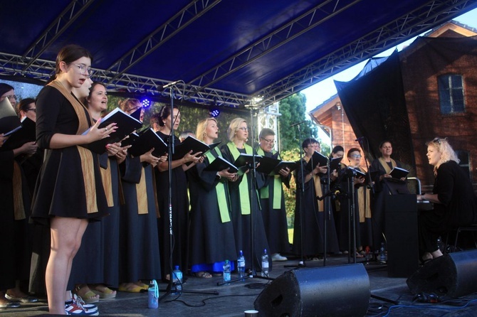 Koncert uwielbienia na przystani "Szkwał" w Kędzierzynie-Koźlu