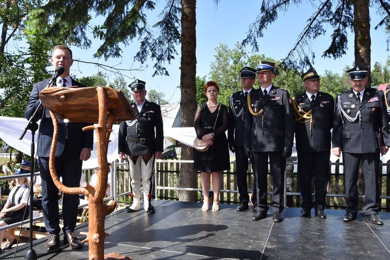 Z nowymi wozami strażackimi