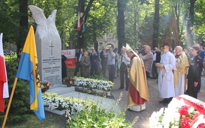 Katowice. Pomnik Orląt i Kadetów Lwowskich odsłonięty