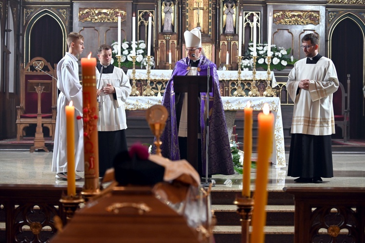 Strzegom. Pogrzeb ks. Władysława Janickiego [zdjęcia]