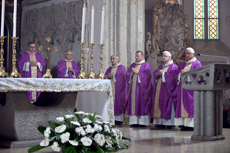 Strzegom. Pogrzeb ks. Władysława Janickiego [zdjęcia]