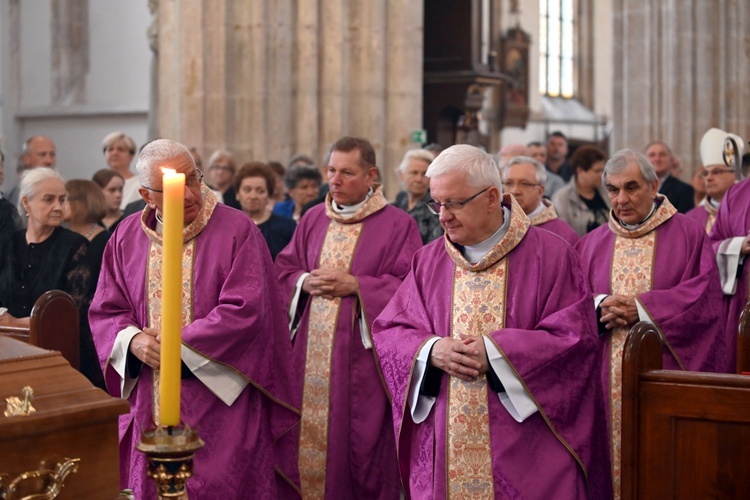 Strzegom. Pogrzeb ks. Władysława Janickiego [zdjęcia]