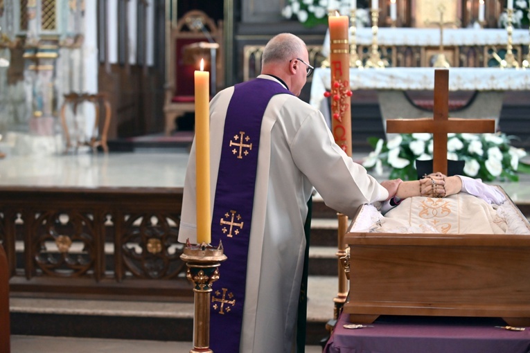 Strzegom. Pogrzeb ks. Władysława Janickiego [zdjęcia]