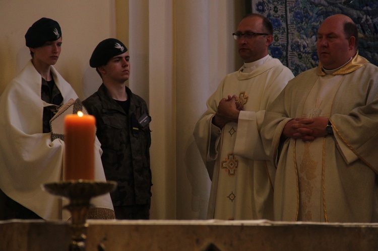 Katowice. Abp Mokrzycki święci pomnik orląt i kadetów lwowskich