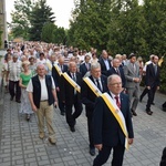 Stacja kongresowa z udziałem ludzi pracy