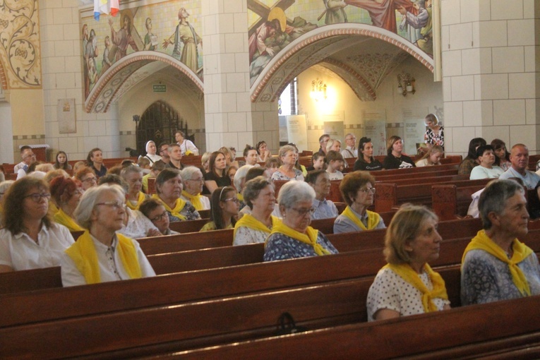 Modlą się w papieskich intencjach 
