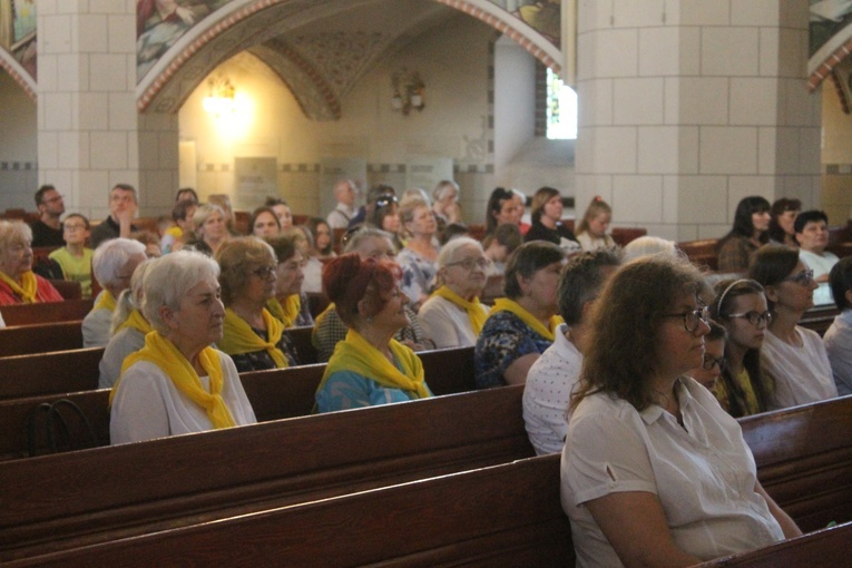 Modlą się w papieskich intencjach 