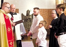 Razem z panem Markiem chrzest św. przyjął jego 6-letni syn Dawid. Sakramentu udzielił ks. Dariusz Sonak. 