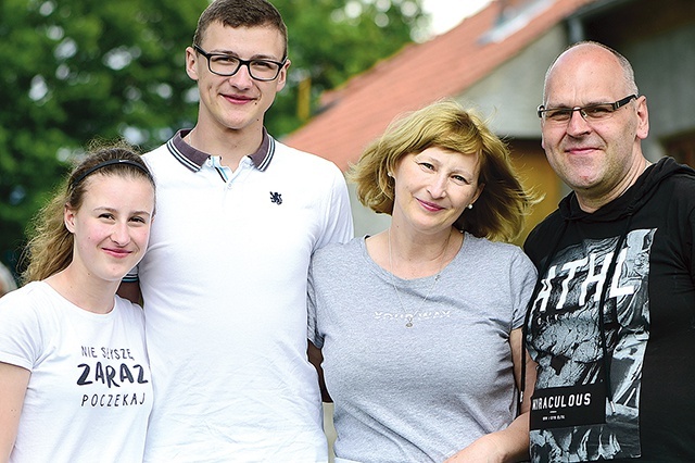 Marysia, Janek, Ania i Sławek Słomkowscy (od lewej).