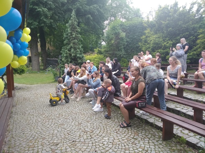 Świdnica. Przedszkolaki z Ukrainy i z grupy 3-latków wystąpiły przed rodzinami  