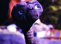 Bohater filmu „E.T.” Stevena Spielberga  z 1982 roku.