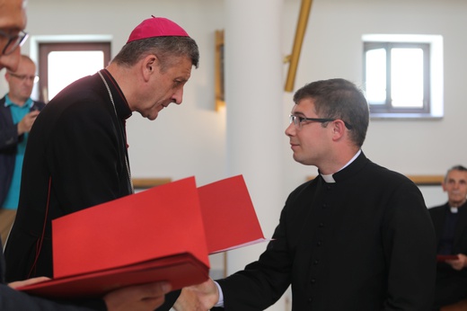 Księża diecezji bielsko-żywieckiej z nowymi dekretami - 2022