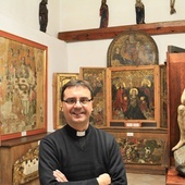 Ks. Piotr Pasek jest dyrektorem Muzeum Diecezjalnego w Tarnowie.