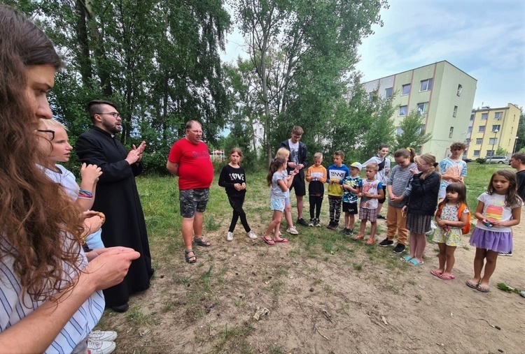 Spotkania rozpoczynają od modlitwy.