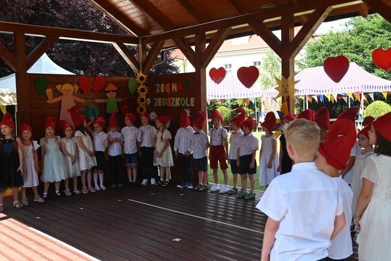 "Słoneczniki" pożegnały się z przedszkolem