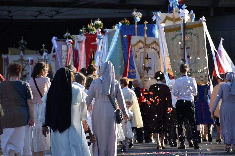 Msza św. i procesja eucharystyczna w Gdyni