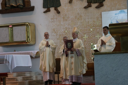 Szesnasty i siedemnasty diakon stały w archidiecezji 