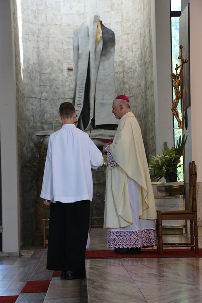 Szesnasty i siedemnasty diakon stały w archidiecezji 