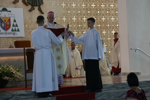 Szesnasty i siedemnasty diakon stały w archidiecezji 